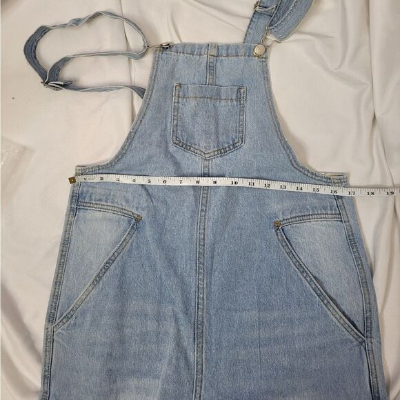 NEW Cider cropped light wash wide leg overalls jeans M - Picture 7 of 10